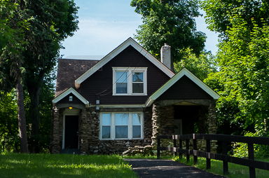 1920 East Genesee St Apt 2