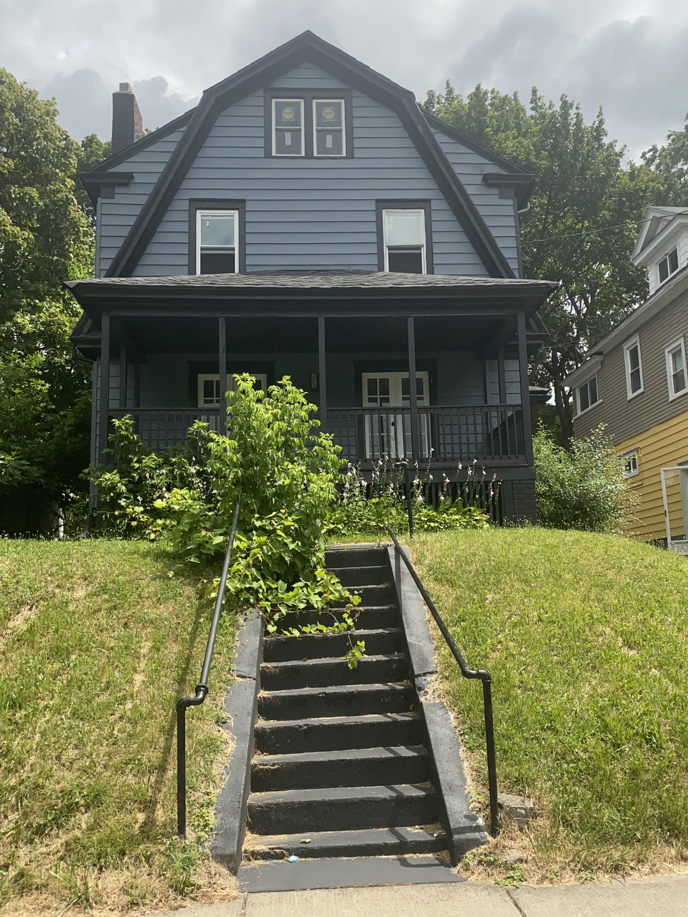313 Bruce Street
