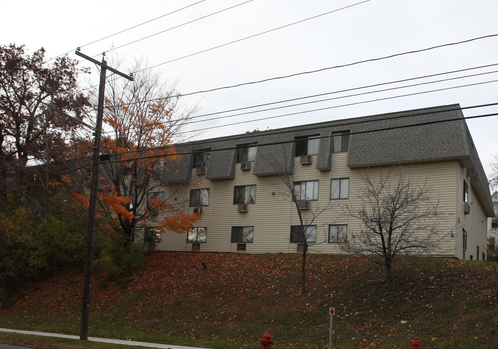 1855 Burnet Avenue - 3